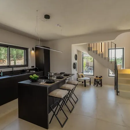 Chi - Yagi Villa Khalikeri